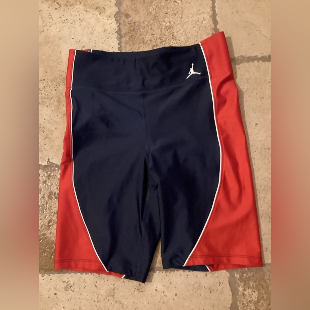 Nike Jordan Women's Size M Utility Bike Shorts Tight fit LIMITED EDITION
@9